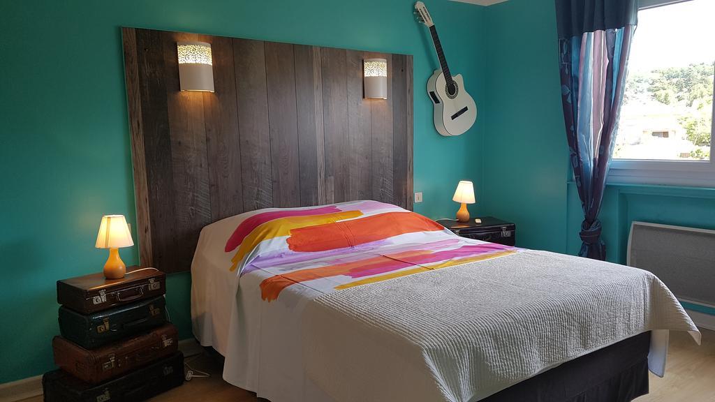 Chambre D'Hotes Le Cypres Bleu Roussillon  Exterior foto